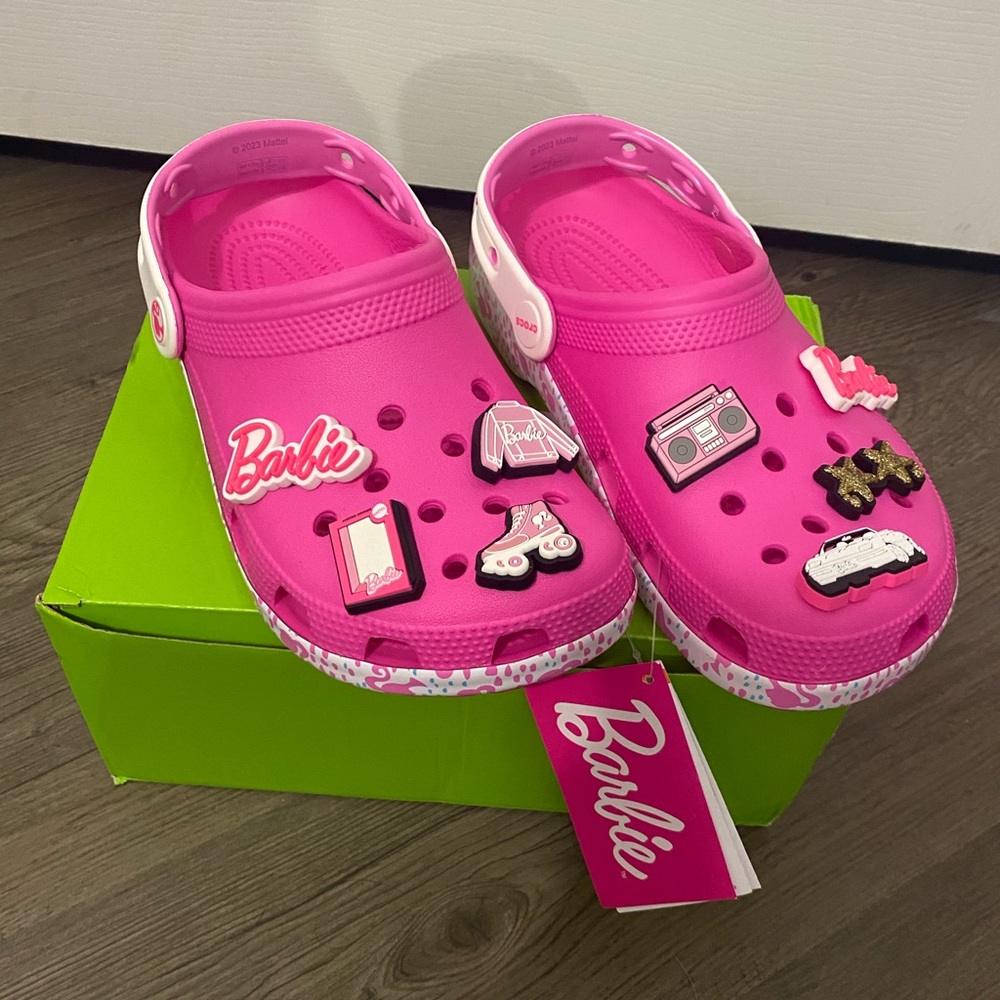 NIB Barbie x Crocs Women’s Barbie Classic Clog